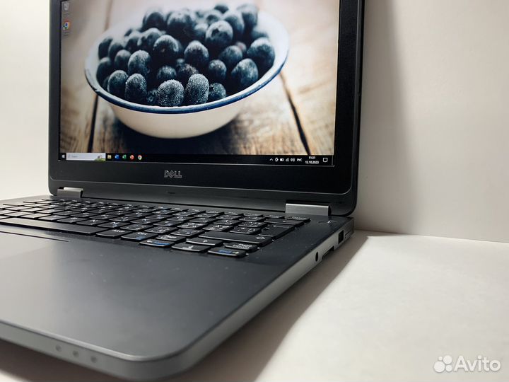 Мощный и компактный ноутбук i7/16gb/IPs/FullHD