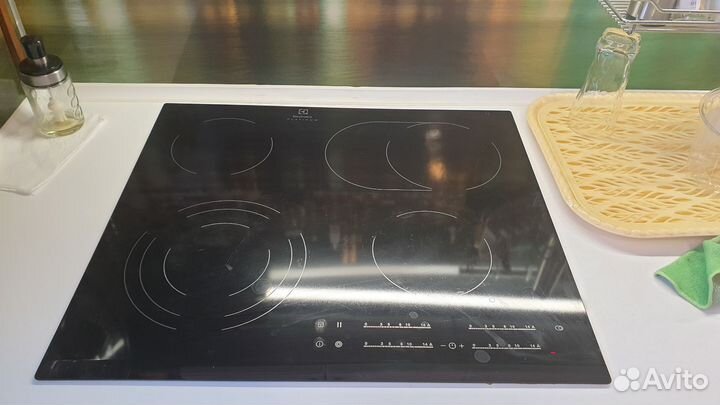 Электрическая встраиваемая варочная панель