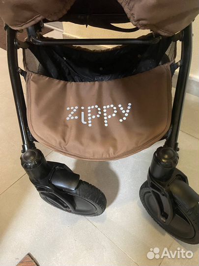 Коляска прогулочная Zippy