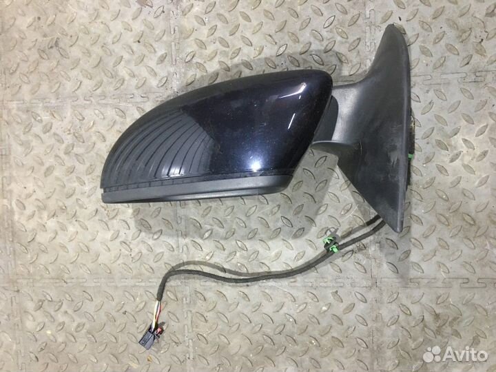 Зеркало заднего вида боковое левое