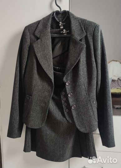 Костюм женский