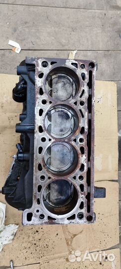 Двигатель на запчасти F4RA400