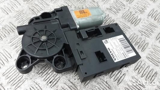Моторчик стеклоподъемника переднего правого volvo