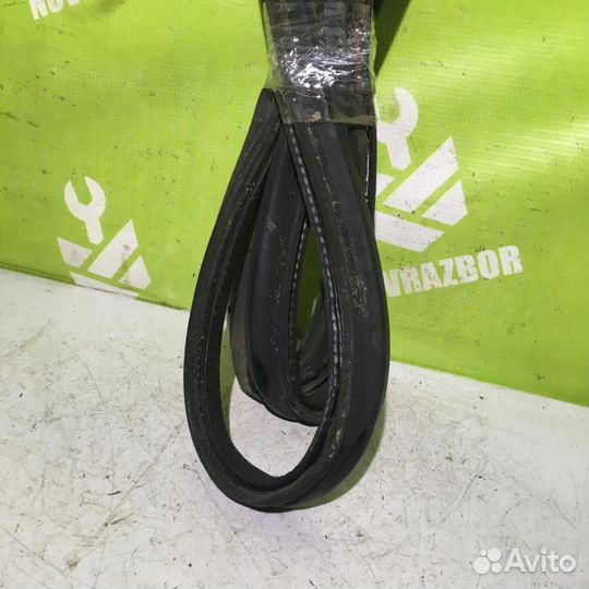 Уплотнитель Ауди 100 С4