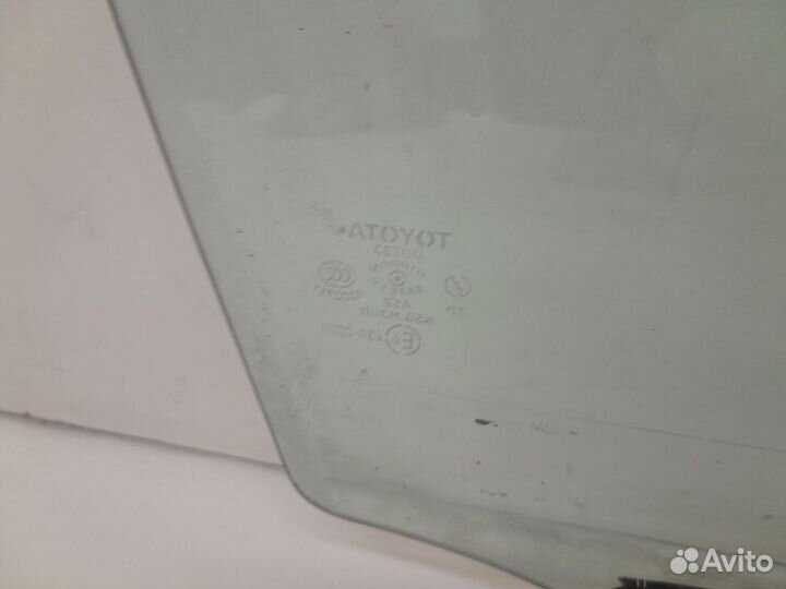 Стекло двери передней правой Toyota Corolla E120 2