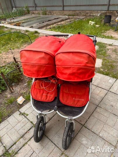 Коляска для двойни bumbleride