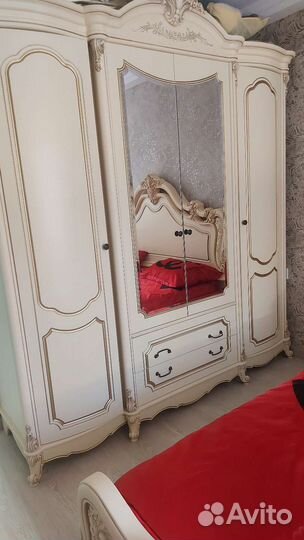 Спальный гарнитур