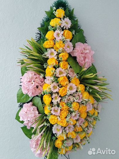 Ритуальные венки, корзины, полянки