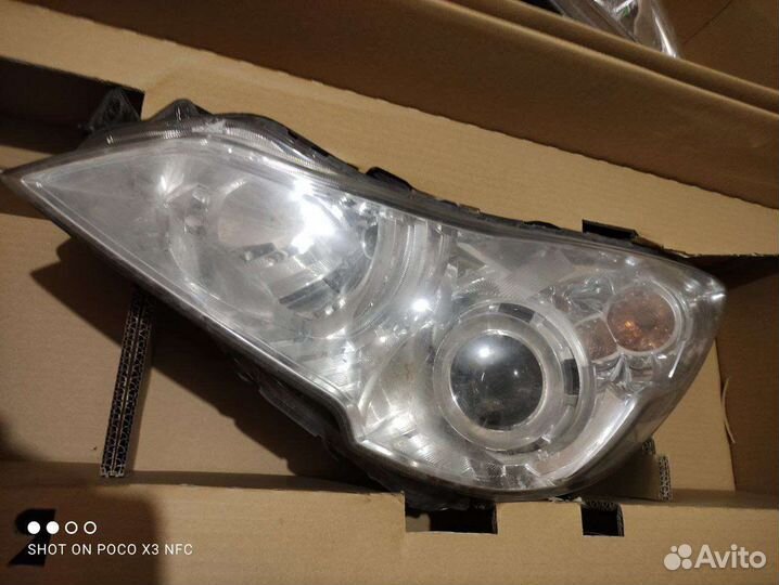 Фара б/у правая ксенон Subaru Outback BR