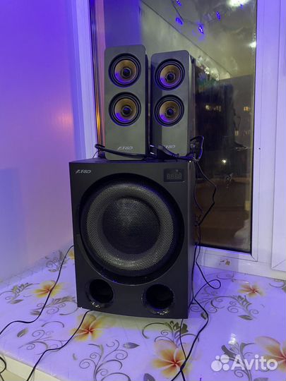 Колонка сабвуфер