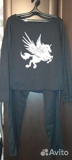 Спортивный костюм женский