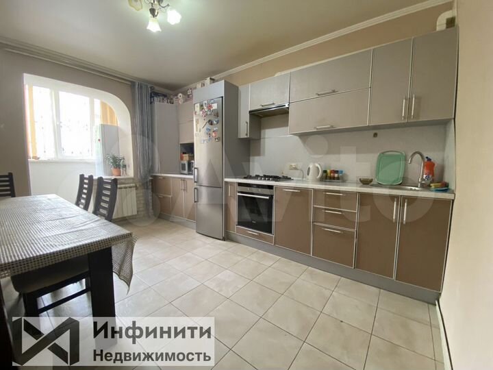 2-к. квартира, 64 м², 1/10 эт.