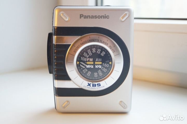 Кассетный плеер Panasonic RQ -V75