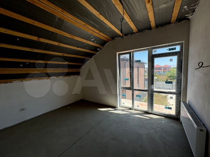 Дом 145 м² на участке 4 сот.