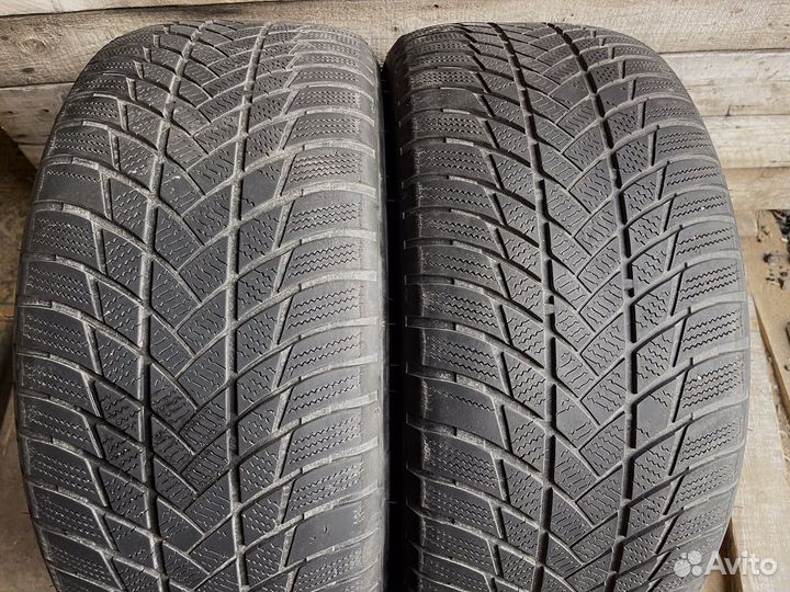 Bridgestone Blizzak LM-001 285/45 R21