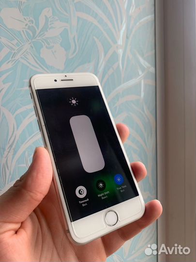 iPhone 8, 64 ГБ
