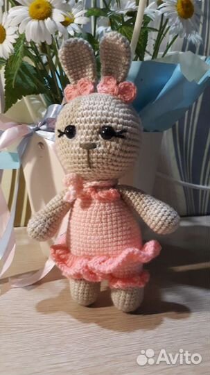 Вязанная игрушка, зайка мадмуазель