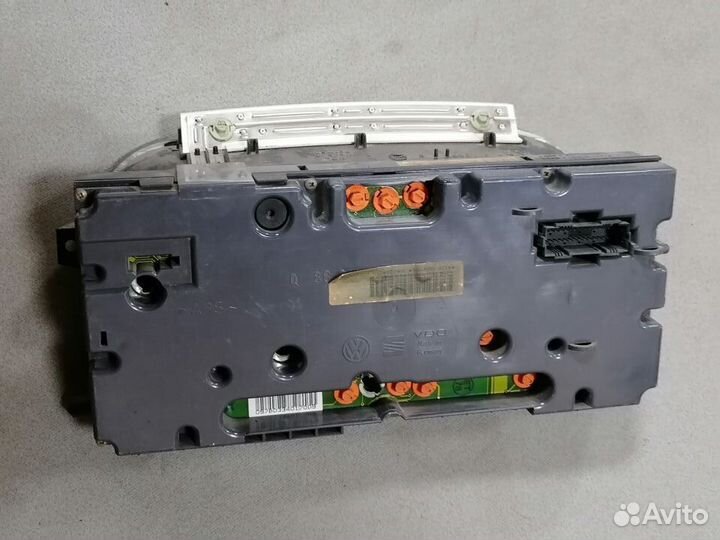 Панель приборов Volkswagen Golf 3 1988-1997