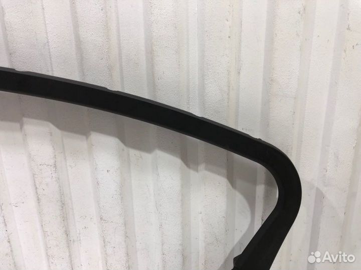 Накладка арки стекла двери задней правой (внутр)