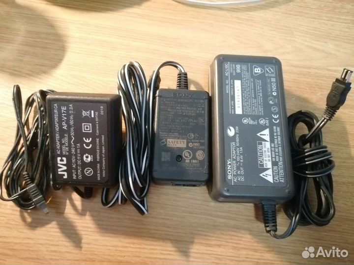 Оригинальный блок питание для видеокамеры