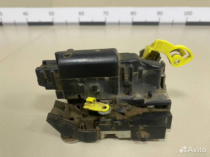 Замок двери задней левой Nissan Terrano D10 2014