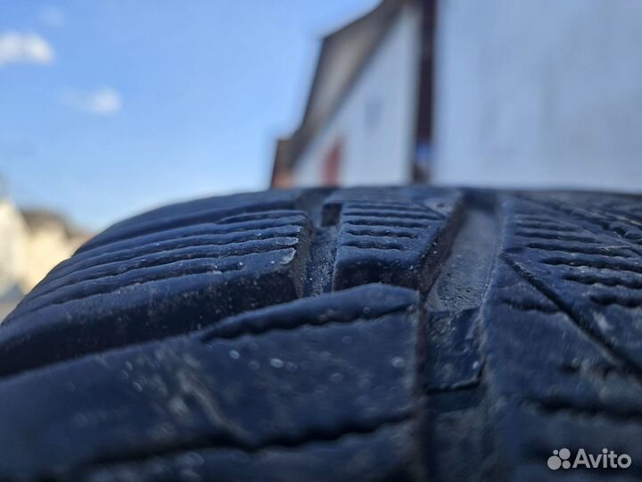 Nokian Tyres Hakkapeliitta R2 SUV 215/65 R16