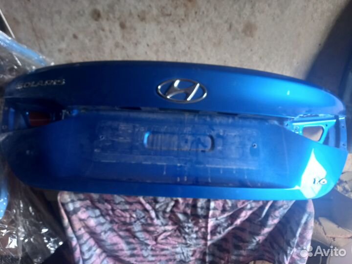 Крышка багажника на Hyundai solaris 2 2017 года