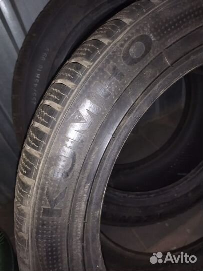 Kumho I'Zen KW27 255/45 R18