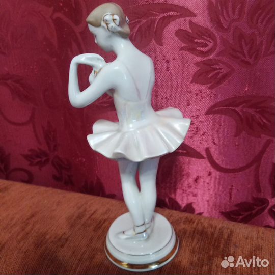 Статуэтка фарфор Балерина с цветком СССР