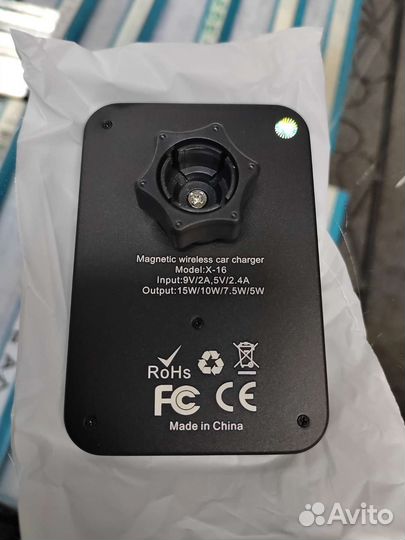 Автомобильная зарядка MagSafe для iPhone