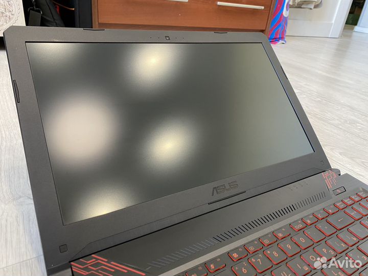 Игровой ноутбук asus