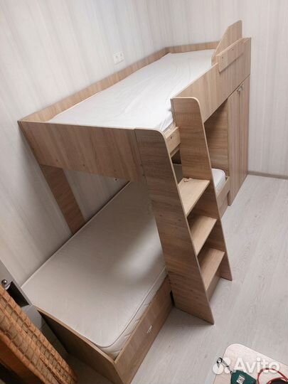 Двухъярусная кровать бу с матрасами