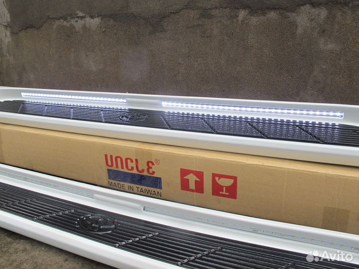 Lexus LX470 Пороги с неоновой подсветкой H5OV3