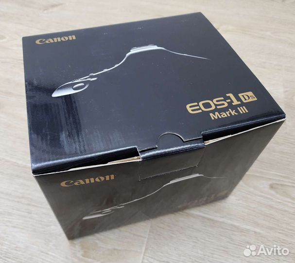 Зеркальный фотоаппарат canon eos 1Ds mark III