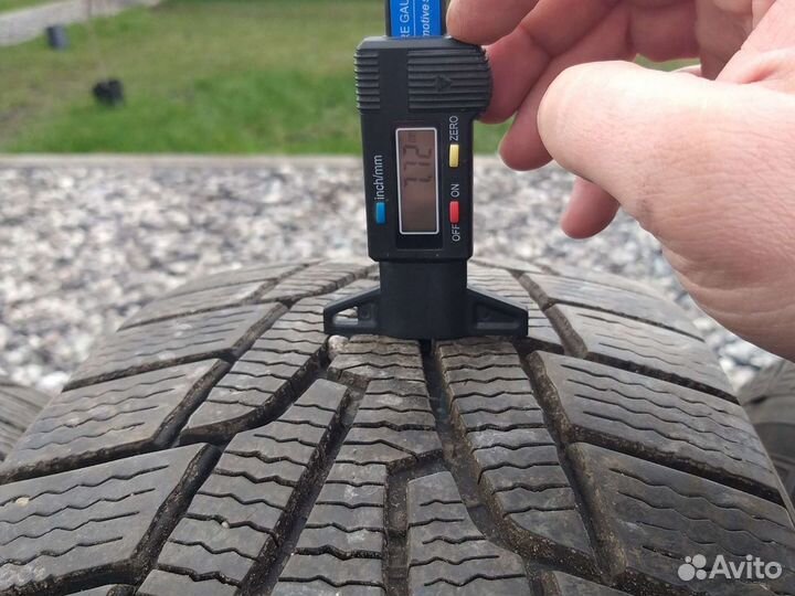 Kumho I'Zen KW31 235/65 R17 108R