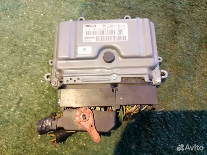 Блок управления двигателем B5254T3 0261209038 Volv