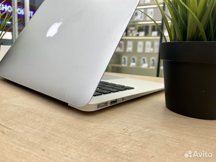 Ноутбук Apple MacBook Air 13 2012