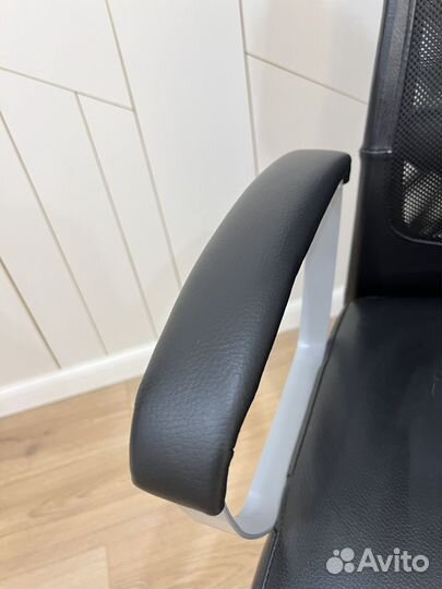 Кожаное компьютерное кресло IKEA markus