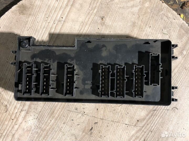 Блок предохранителей сзади Mercedes ML GL 164