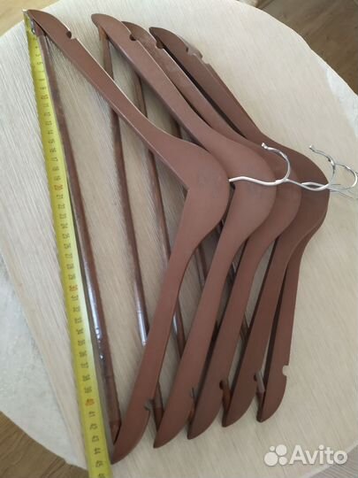 Вешалки дерево,пластик,металл, зажимы(юбки,брюки)