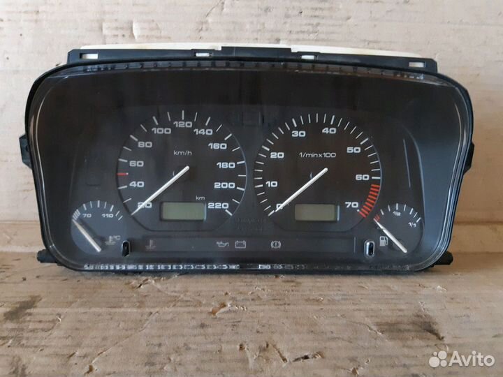 Панель приборов Фольксваген Гольф 3