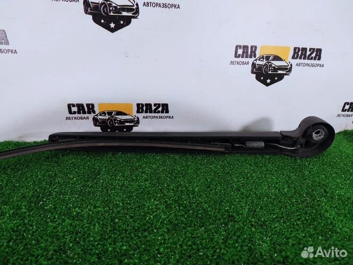 Поводок стеклоочистителя заднего