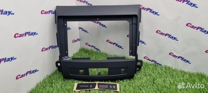 Переходная рамка магнитолы Mitsubishi Outlander