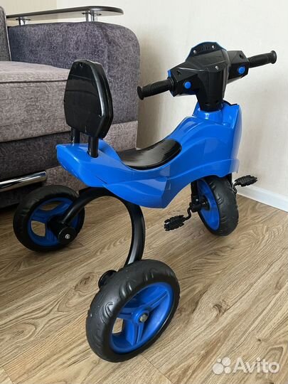 Трехколесный велосипед
