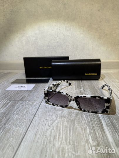 Солнцезащитные очки