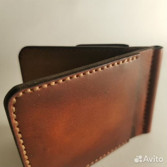 Зажим для купюр с монетницей