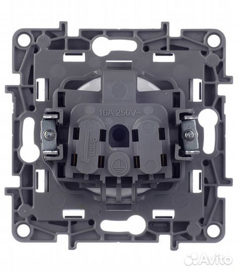 Розетка Etika 672434 скрытая установка алюминий бе