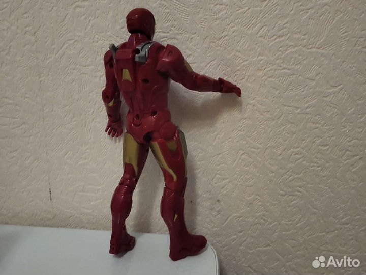 Железный человек,на батарейках