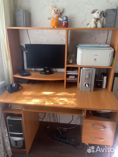 Компьютерный стол