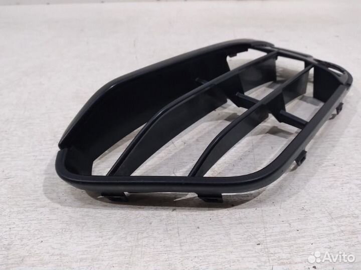 Решетка бампера передняя левая Bmw X1 F48 2015